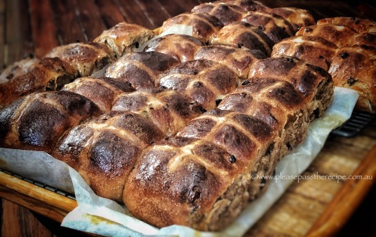 Spelt sourdough hot cross buns #3